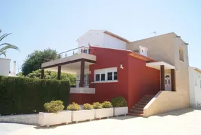 Villa with terrace, private pool & garden - Image 4