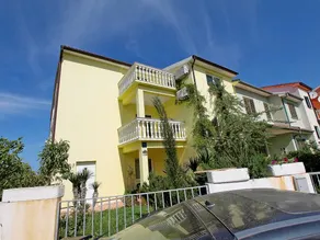 Apartamento con terraza y barbacoa | Vistas al mar - Image 4