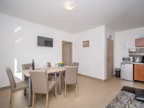 B&B - Image 4