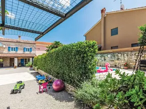 Fully equipped house with barbeque, garden & private pool - Image 5