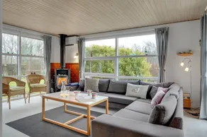 House with BBQ, terrace & garden - Image 4