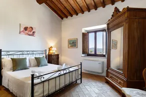 Tuscan Oasis: Country House with Private Pool, Views, and Private Parking - Image 4