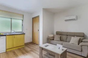 Flat with garden & terrace | Mountain view - Image 3