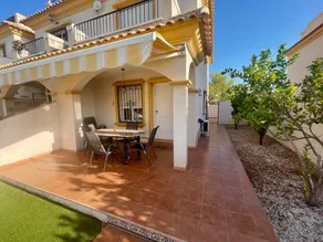Maison de vacances avec terrasse, jardin et piscine | Vue jardin - Image 5