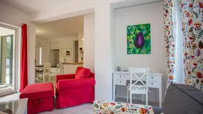 Holiday home with barbecue & terrace - Image 4