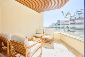 Appartement avec terrasse, internet haut débit et piscine privée | Vue mer - Image 2