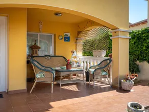 House with outdoor spaces and pool - Image 4