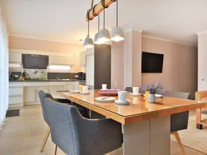 Apartment with terrace - Image 2