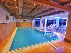 Holiday apartment with terrace, pool & sauna | Perfect for remote work - Image 2