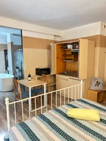 Appartement avec terrasse et jardin | Vue ville - Image 4