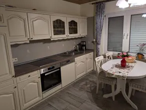 Family-oriented charming flat with terrace & barbeque - Image 5