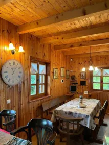 Voll ausgestattetes charmantes Ferienhaus mit Whirlpool, Grill und privatem Pool - Image 5