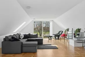 Renovated house with view and large terrace - Image 2
