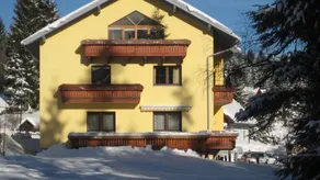 Holiday apartment with garden - Image 2