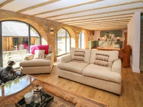 Cottage with garden - Image 4