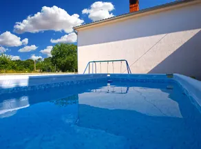 Children-friendly house with BBQ, pool & terrace | Pet-friendly - Image 2