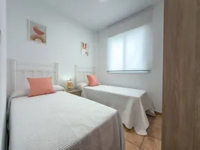 Apartment with garden, terrace & barbecue - Image 4