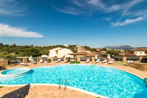 Merveilleux appartement adapté aux familles avec jardin et terrasse | Vue mer - Image 2