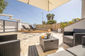 Sun Beach Villa - Image 4