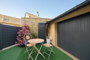 Holiday home with barbeque, garden & terrace | Garden view - Image 2