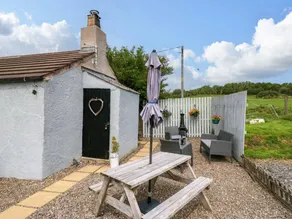 Cottage with garden | Beach view | Dogs allowed - Image 3
