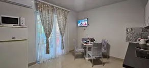 Flat with terrace | Garden view - Image 3