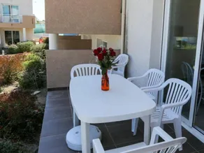 Holiday apartment with pool - Image 5