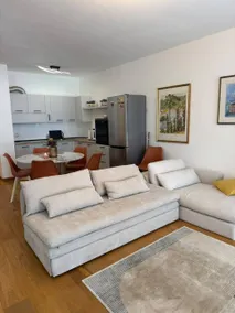 Apartment with pool, barbeque & garden - Image 4