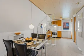 Apartment with terrace - Image 3