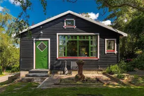 House with barbeque - Image 3