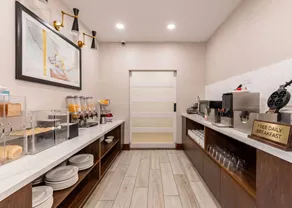 2 Bedroom Suite - Image 4