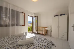 Wonderful apartment with garden & terrace | Garden view - Image 2
