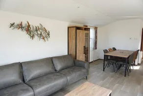 Chalet with terrace & garden - Image 5
