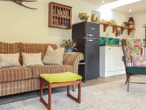 Cottage with garden - Image 3