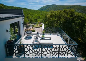 Villa with barbecue, terrace & private pool - Image 3