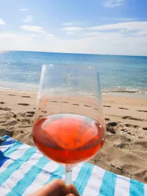Merveilleux appartement adapté aux familles avec terrasse | Vue ville | À côté de la plage - Image 2