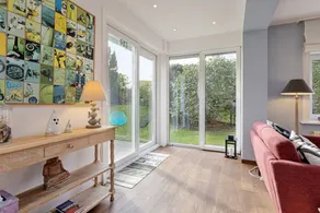 Child-friendly villa with terrace & garden - Image 4