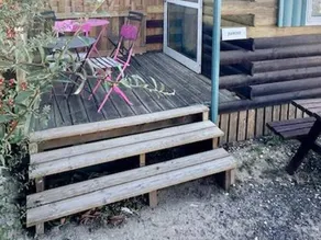 Außergewöhnliche Unterkunft mit Terrasse und beheiztem Pool - Image 4