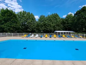 Mobilheim mit Terrasse und Pool - Image 2