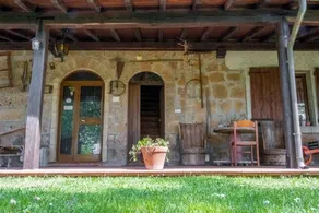 Aia del Tufo - Agriturismo Bio: Stanza dell'offerta - Image 2