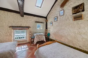 Bed and Breakfast 'Chambre - L'herbier' with Shared Terrace, Shared Garden and Wi-Fi - Image 2