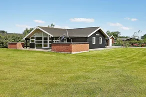 Holiday home with barbeque, terrace & garden | Dogs allowed - Image 3