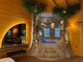 Holiday apartment with hot tub, terrace & garden | Mountain view - Image 2