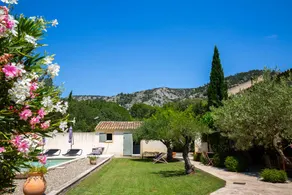 Holiday home with garden, BBQ & private pool | Beach view - Image 2