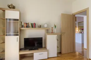 Apartment with terrace & BBQ | Garden view - Image 3