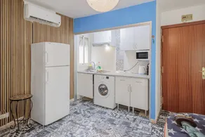 Sevilla Center Premium Apartment with Balcony, Wi-Fi & Air Conditioning - Image 2