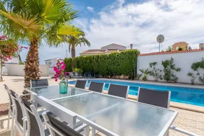 Wunderschöne Villa mit privatem Pool, Terrasse, Balkon, Klimaanlage und WLAN - Image 3