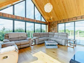 Cottage with garden & barbecue - Image 3