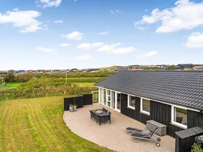 Family-friendly spacious house with sauna & terrace | Next to the beach | Dogs allowed - Image 4