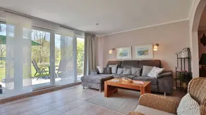 Fully equipped holiday home with terrace, BBQ & garden - Image 4